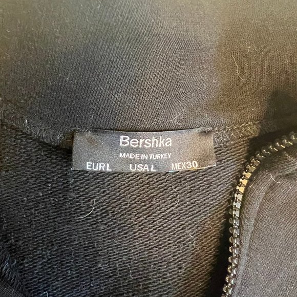 New cropped utility sweat with on point details - Picture 5 of 5